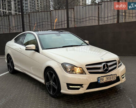 Белый Мерседес Ц-Класс, объемом двигателя 1.8 л и пробегом 65 тыс. км за 13500 $, фото 1 на Automoto.ua