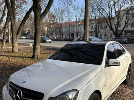 Білий Мерседес Ц-Клас, об'ємом двигуна 1.8 л та пробігом 175 тис. км за 13777 $, фото 1 на Automoto.ua