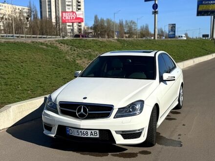 Білий Мерседес Ц-Клас, об'ємом двигуна 3 л та пробігом 129 тис. км за 11300 $, фото 1 на Automoto.ua