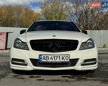 Білий Мерседес Ц-Клас, об'ємом двигуна 1.8 л та пробігом 265 тис. км за 11555 $, фото 1 на Automoto.ua