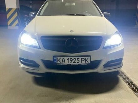 Белый Мерседес Ц-Класс, объемом двигателя 1.8 л и пробегом 152 тыс. км за 11000 $, фото 1 на Automoto.ua
