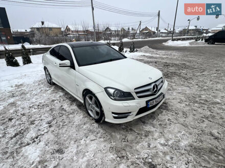 Белый Мерседес Ц-Класс, объемом двигателя 1.8 л и пробегом 119 тыс. км за 10000 $, фото 1 на Automoto.ua