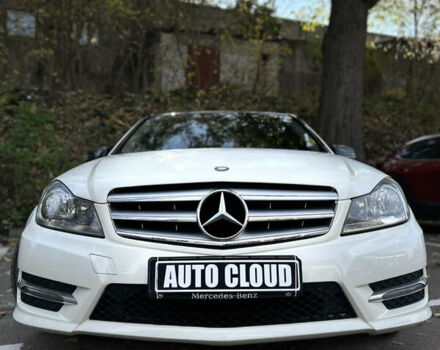Білий Мерседес Ц-Клас, об'ємом двигуна 3 л та пробігом 200 тис. км за 10700 $, фото 1 на Automoto.ua