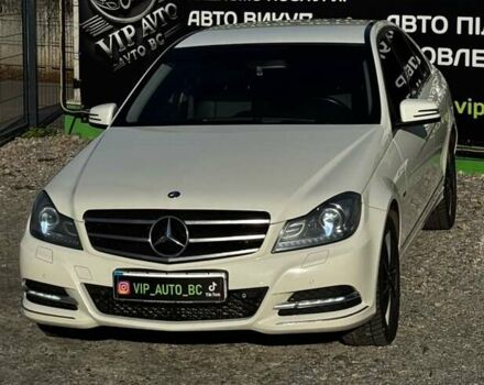 Білий Мерседес Ц-Клас, об'ємом двигуна 2.14 л та пробігом 228 тис. км за 13500 $, фото 1 на Automoto.ua