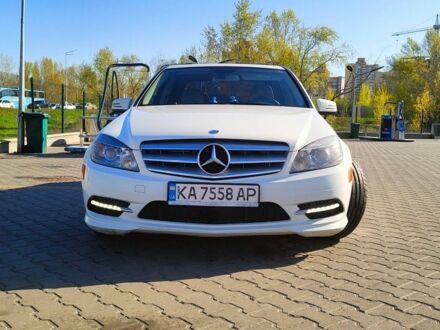 Білий Мерседес Ц-Клас, об'ємом двигуна 3 л та пробігом 208 тис. км за 12000 $, фото 1 на Automoto.ua