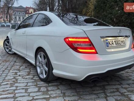 Белый Мерседес Ц-Класс, объемом двигателя 1.8 л и пробегом 189 тыс. км за 15400 $, фото 1 на Automoto.ua