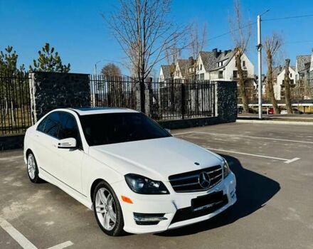 Белый Мерседес Ц-Класс, объемом двигателя 1.8 л и пробегом 187 тыс. км за 12000 $, фото 1 на Automoto.ua