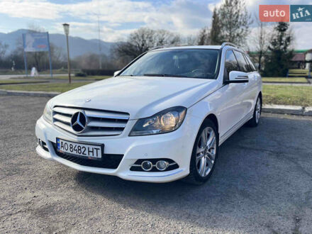 Белый Мерседес Ц-Класс, объемом двигателя 2.2 л и пробегом 270 тыс. км за 10800 $, фото 1 на Automoto.ua