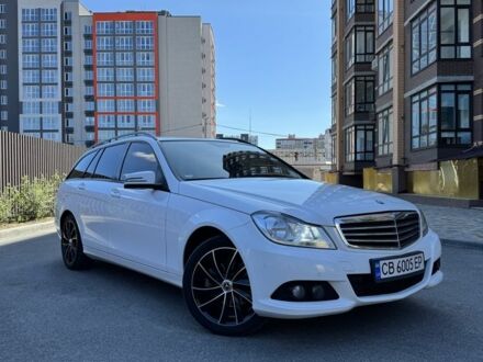 Мерседес Ц-Класс 2012 в Чернигове на Automoto.ua Белый Мерседес Ц-Класс, объемом двигателя 2.1 л и пробегом 379 тыс. км за 9800 $, фото 1 на Automoto.ua
