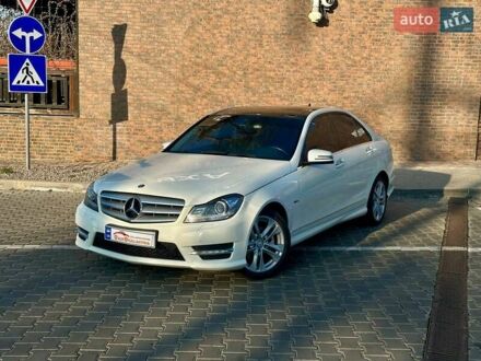 Мерседес Ц-Класс 2012 в Одессе на Automoto.ua Белый Мерседес Ц-Класс, объемом двигателя 2.2 л и пробегом 299 тыс. км за 12999 $, фото 1 на Automoto.ua