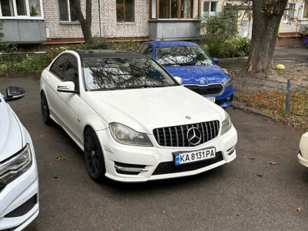 Білий Мерседес Ц-Клас, об'ємом двигуна 1.8 л та пробігом 258 тис. км за 11500 $, фото 1 на Automoto.ua
