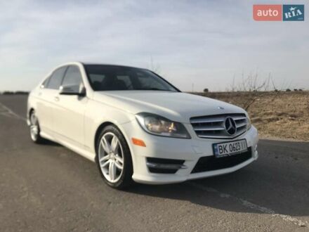 Мерседес Ц-Клас 2012 у Рівному на Automoto.ua Білий Мерседес Ц-Клас, об'ємом двигуна 3 л та пробігом 350 тис. км за 10500 $, фото 1 на Automoto.ua