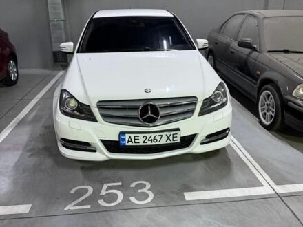 Білий Мерседес Ц-Клас, об'ємом двигуна 2.15 л та пробігом 122 тис. км за 14400 $, фото 1 на Automoto.ua