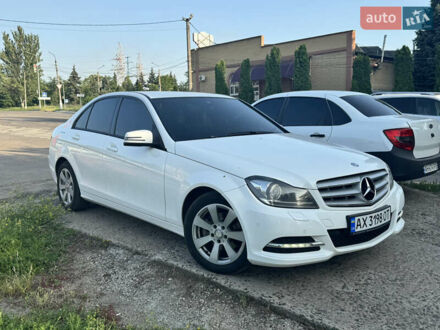 Мерседес Ц-Класс 2013 в Краматорске на Automoto.ua Белый Мерседес Ц-Класс, объемом двигателя 1.6 л и пробегом 179 тыс. км за 11200 $, фото 1 на Automoto.ua