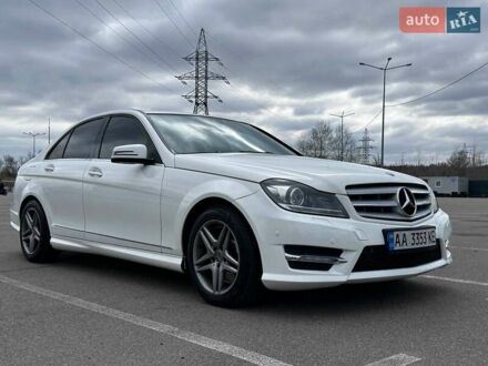 Мерседес Ц-Класс 2013 в Киеве на Automoto.ua Белый Мерседес Ц-Класс, объемом двигателя 3 л и пробегом 234 тыс. км за 13000 $, фото 1 на Automoto.ua