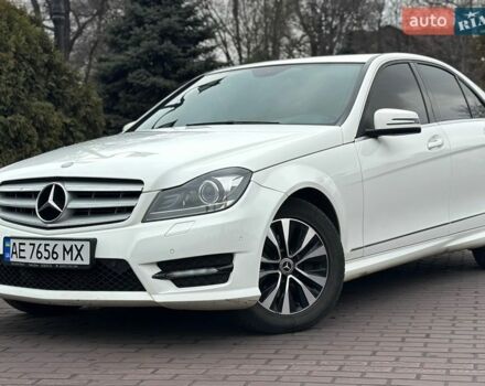 Белый Мерседес Ц-Класс, объемом двигателя 2.14 л и пробегом 202 тыс. км за 12500 $, фото 1 на Automoto.ua