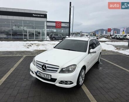 Белый Мерседес Ц-Класс, объемом двигателя 2.14 л и пробегом 255 тыс. км за 10500 $, фото 1 на Automoto.ua