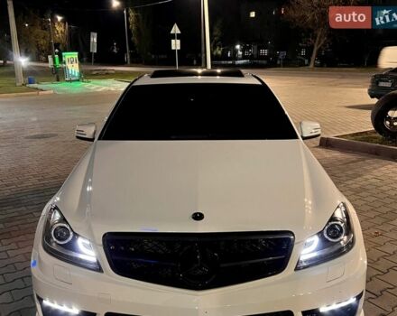 Белый Мерседес Ц-Класс, объемом двигателя 3.5 л и пробегом 170 тыс. км за 170300 $, фото 1 на Automoto.ua