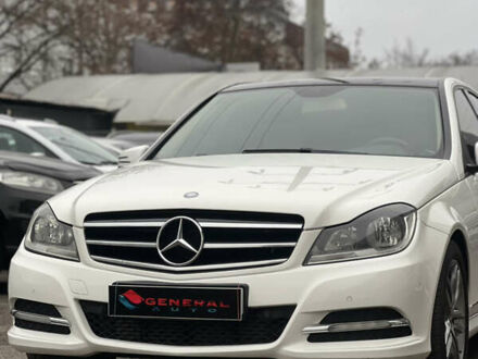 Білий Мерседес Ц-Клас, об'ємом двигуна 1.8 л та пробігом 220 тис. км за 12300 $, фото 1 на Automoto.ua