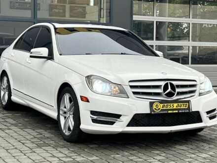 Мерседес Ц-Класс 2013 в Ивано-Франковске на Automoto.ua Белый Мерседес Ц-Класс, объемом двигателя 1.8 л и пробегом 272 тыс. км за 11800 $, фото 1 на Automoto.ua