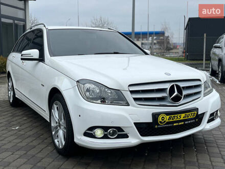 Білий Мерседес Ц-Клас, об'ємом двигуна 2.14 л та пробігом 255 тис. км за 11500 $, фото 1 на Automoto.ua