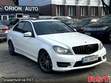 Белый Мерседес Ц-Класс, объемом двигателя 1.8 л и пробегом 167 тыс. км за 13500 $, фото 1 на Automoto.ua