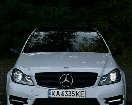 Белый Мерседес Ц-Класс, объемом двигателя 1.8 л и пробегом 229 тыс. км за 12777 $, фото 1 на Automoto.ua