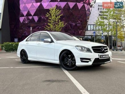 Мерседес Ц-Класс 2013 в Киеве на Automoto.ua Белый Мерседес Ц-Класс, объемом двигателя 3.5 л и пробегом 190 тыс. км за 13490 $, фото 1 на Automoto.ua