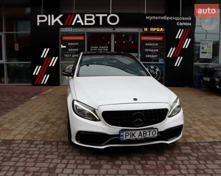 Белый Мерседес Ц-Класс, объемом двигателя 2.2 л и пробегом 326 тыс. км за 18900 $, фото 1 на Automoto.ua
