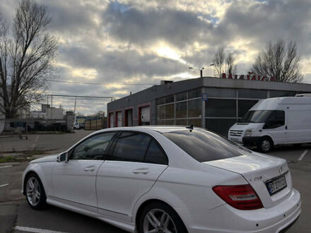 Белый Мерседес Ц-Класс, объемом двигателя 1.8 л и пробегом 195 тыс. км за 12500 $, фото 1 на Automoto.ua