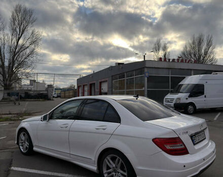 Белый Мерседес Ц-Класс, объемом двигателя 1.8 л и пробегом 195 тыс. км за 12500 $, фото 1 на Automoto.ua