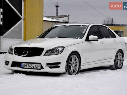 Білий Мерседес Ц-Клас, об'ємом двигуна 1.8 л та пробігом 172 тис. км за 10700 $, фото 1 на Automoto.ua