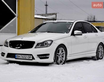 Белый Мерседес Ц-Класс, объемом двигателя 1.8 л и пробегом 172 тыс. км за 10700 $, фото 1 на Automoto.ua