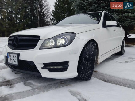 Белый Мерседес Ц-Класс, объемом двигателя 1.8 л и пробегом 150 тыс. км за 11500 $, фото 1 на Automoto.ua