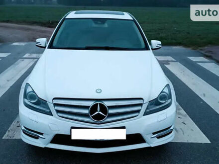 Мерседес Ц-Класс 2014 в Ивано-Франковске на Automoto.ua Белый Мерседес Ц-Класс, объемом двигателя 3.5 л и пробегом 166 тыс. км за 11300 $, фото 1 на Automoto.ua