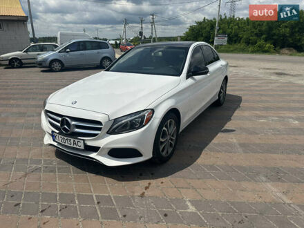 Мерседес Ц-Класс 2015 в Киеве на Automoto.ua Белый Мерседес Ц-Класс, объемом двигателя 1.99 л и пробегом 122 тыс. км за 16900 $, фото 1 на Automoto.ua