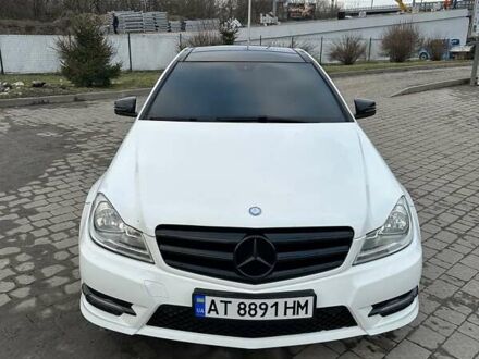 Белый Мерседес Ц-Класс, объемом двигателя 1.8 л и пробегом 108 тыс. км за 14000 $, фото 1 на Automoto.ua