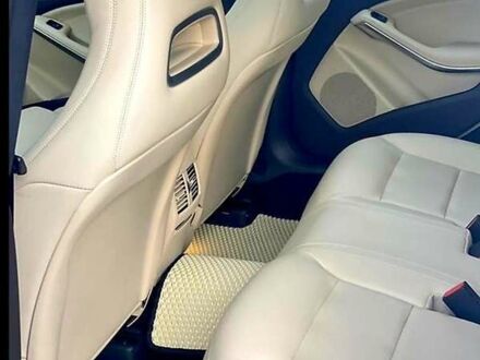 Білий Мерседес Ц-Клас, об'ємом двигуна 2 л та пробігом 92 тис. км за 17500 $, фото 1 на Automoto.ua