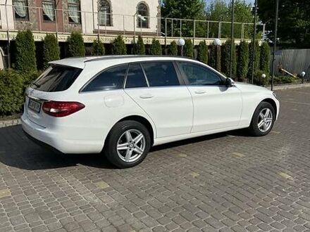 Белый Мерседес Ц-Класс, объемом двигателя 2.1 л и пробегом 159 тыс. км за 19900 $, фото 1 на Automoto.ua