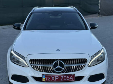 Белый Мерседес Ц-Класс, объемом двигателя 2.14 л и пробегом 159 тыс. км за 21900 $, фото 1 на Automoto.ua
