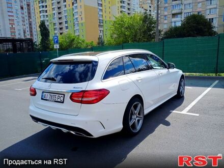 Мерседес Ц-Класс 2016 в Киеве на Automoto.ua Белый Мерседес Ц-Класс, объемом двигателя 2 л и пробегом 207 тыс. км за 23500 $, фото 1 на Automoto.ua