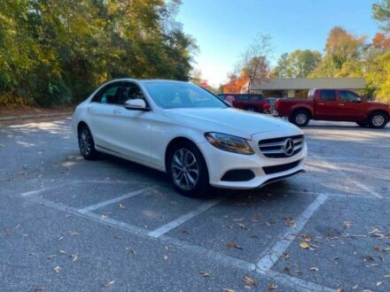 Белый Мерседес Ц-Класс, объемом двигателя 2 л и пробегом 74 тыс. км за 15000 $, фото 1 на Automoto.ua