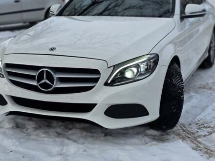 Белый Мерседес Ц-Класс, объемом двигателя 1.99 л и пробегом 58 тыс. км за 25000 $, фото 1 на Automoto.ua