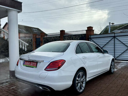 Білий Мерседес Ц-Клас, об'ємом двигуна 1.99 л та пробігом 76 тис. км за 25088 $, фото 1 на Automoto.ua