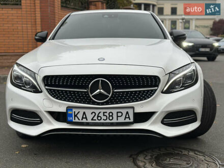 Белый Мерседес Ц-Класс, объемом двигателя 2.14 л и пробегом 53 тыс. км за 23900 $, фото 1 на Automoto.ua