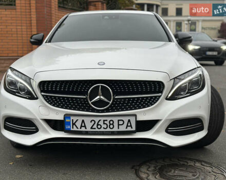 Белый Мерседес Ц-Класс, объемом двигателя 2.14 л и пробегом 53 тыс. км за 23900 $, фото 1 на Automoto.ua