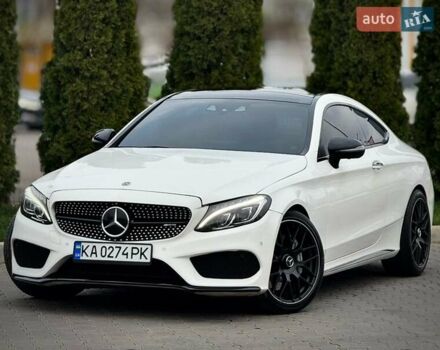 Белый Мерседес Ц-Класс, объемом двигателя 3 л и пробегом 130 тыс. км за 25990 $, фото 1 на Automoto.ua