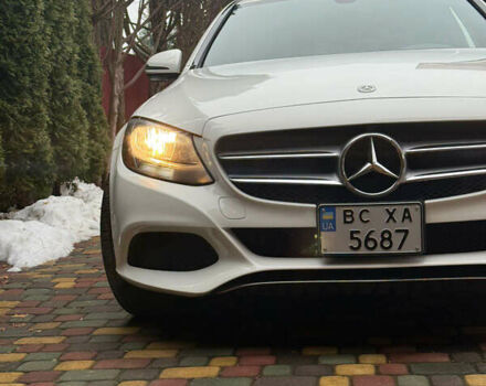 Белый Мерседес Ц-Класс, объемом двигателя 1.99 л и пробегом 34 тыс. км за 21800 $, фото 1 на Automoto.ua