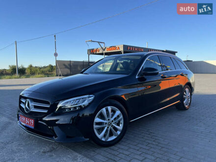 Мерседес Ц-Класс 2019 в Червонограде на Automoto.ua Белый Мерседес Ц-Класс, объемом двигателя 1.95 л и пробегом 300 тыс. км за 20510 $, фото 1 на Automoto.ua