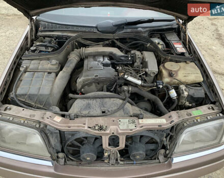 Бежевый Мерседес Ц-Класс, объемом двигателя 1.8 л и пробегом 381 тыс. км за 3650 $, фото 21 на Automoto.ua